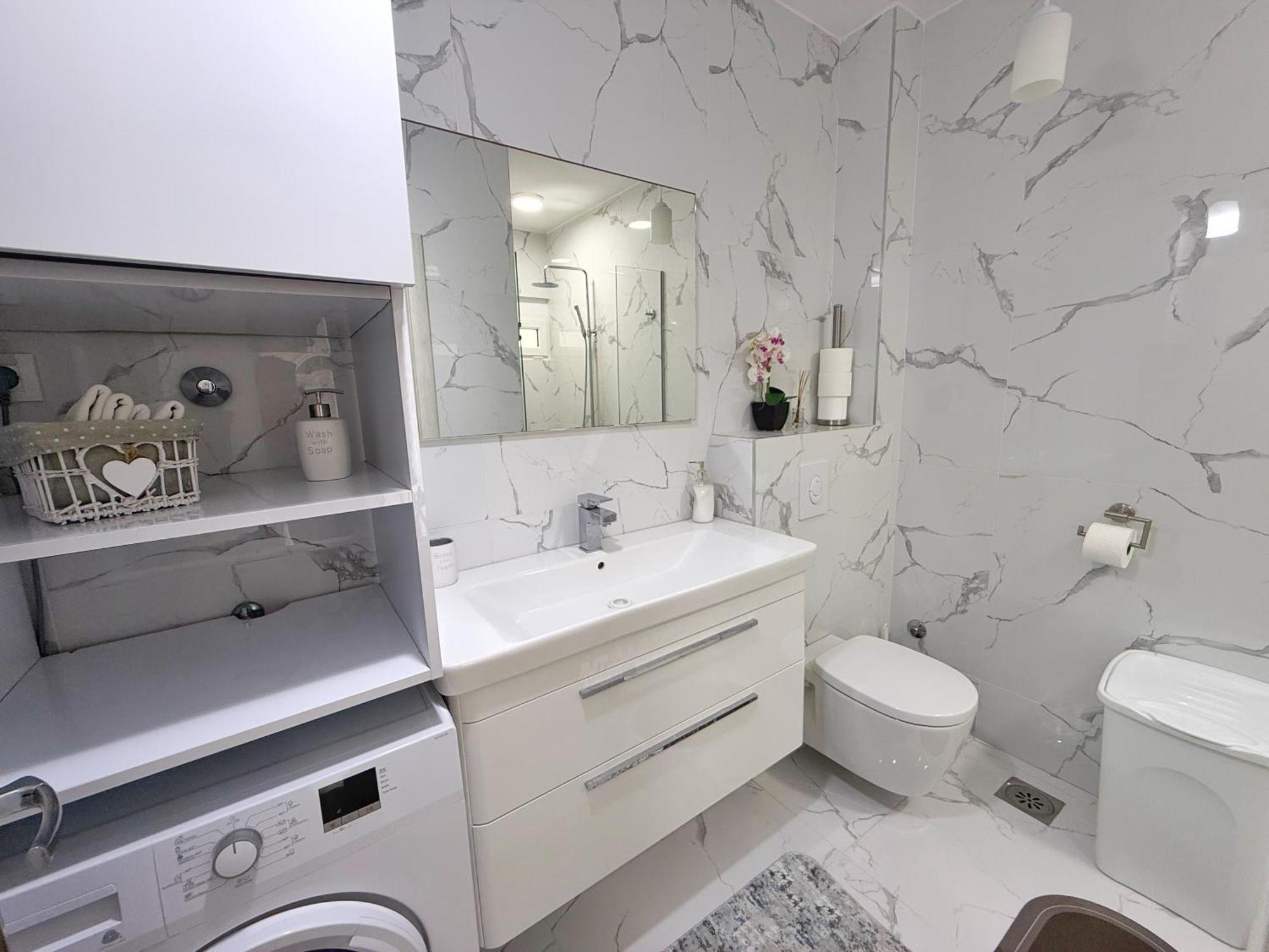 Apartmani Avanti Becici 外观 照片